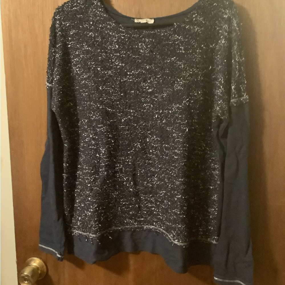 Hem and thread navy sweater large